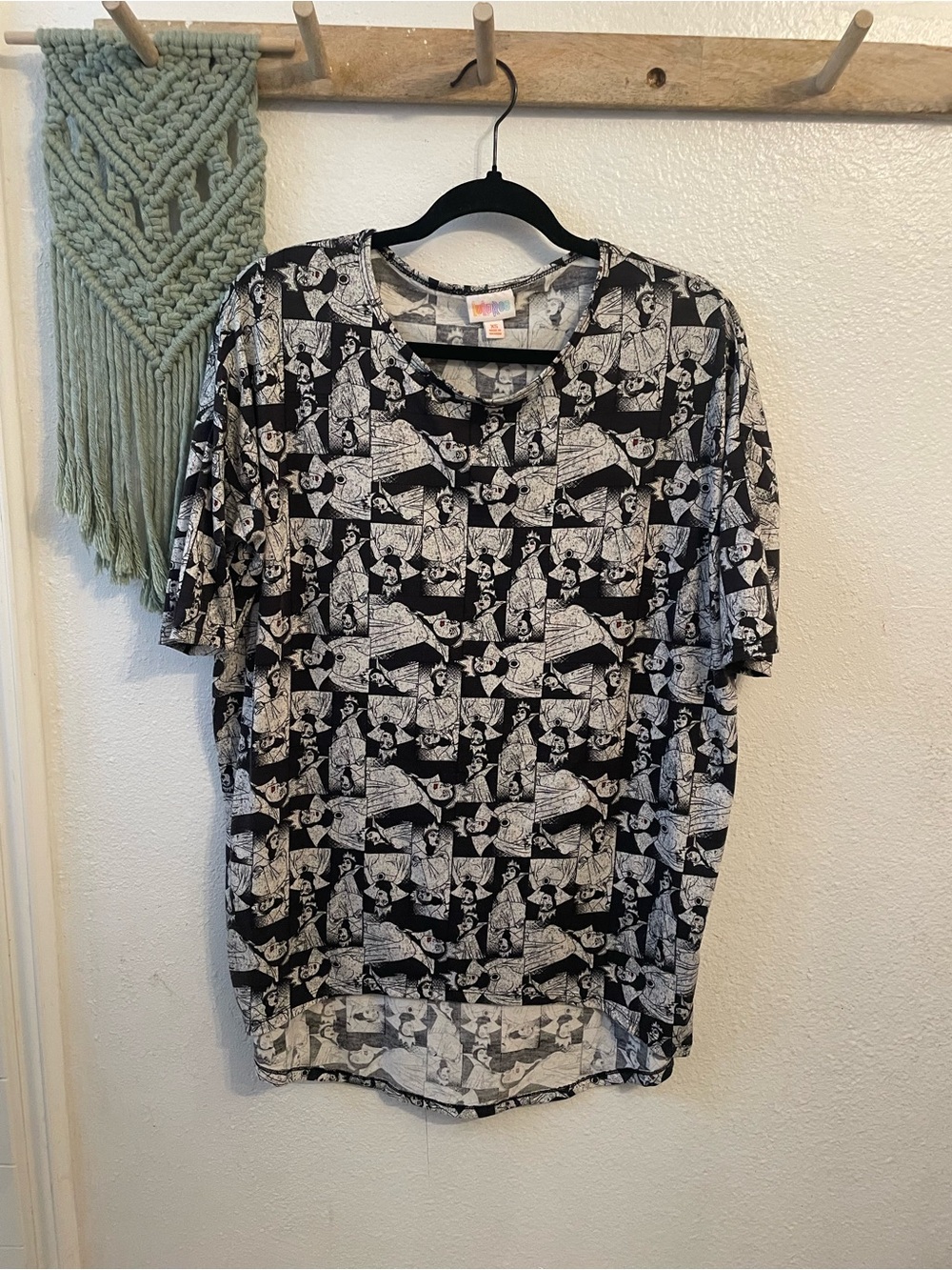 LuLaRoe Black & White Comic Panel Tee